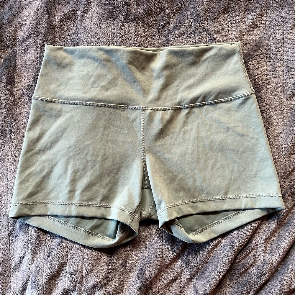 Wunder Train High-Rise Short 4" Size 14